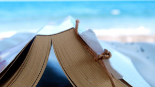 Книга без пари на плажа за туристите
