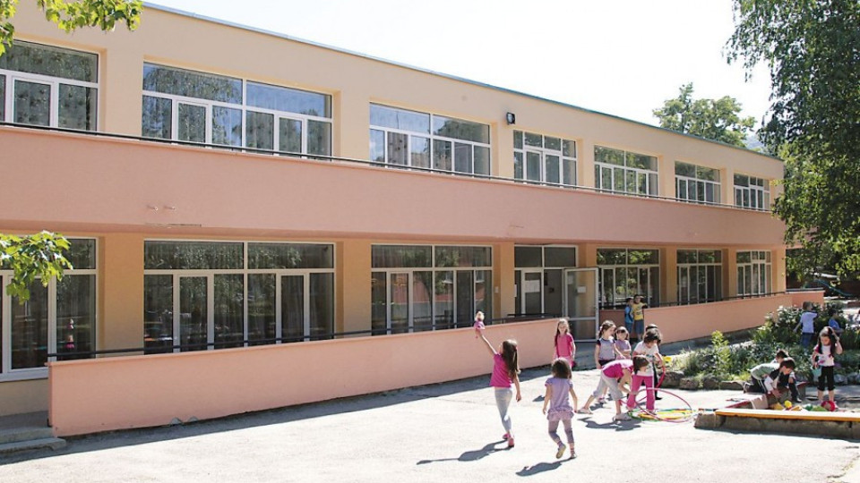 Габрово вложи 2,5 млн. лв. в ремонт на училища и детски градини | StandartNews.com