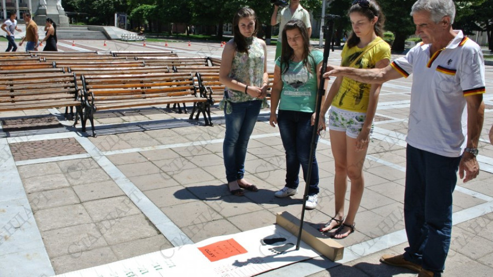 В Хасково мериха сянката си в най-дългия ден на годината | StandartNews.com