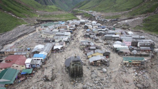 Над 600 загинаха при наводненията в Индия