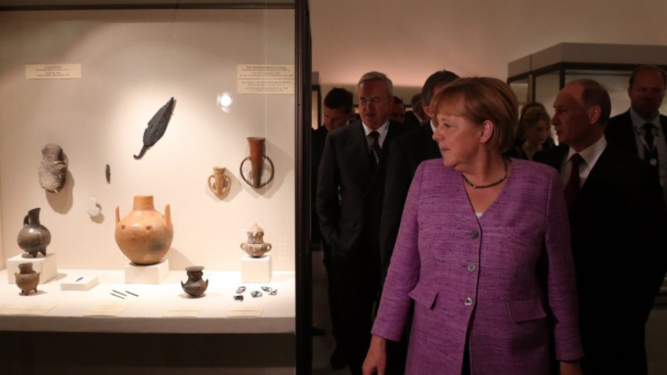 Меркел призова за връщане на заграбеното от Русия изкуство | StandartNews.com