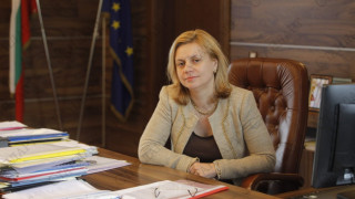 Държавата ще кърпи и общинските пътища