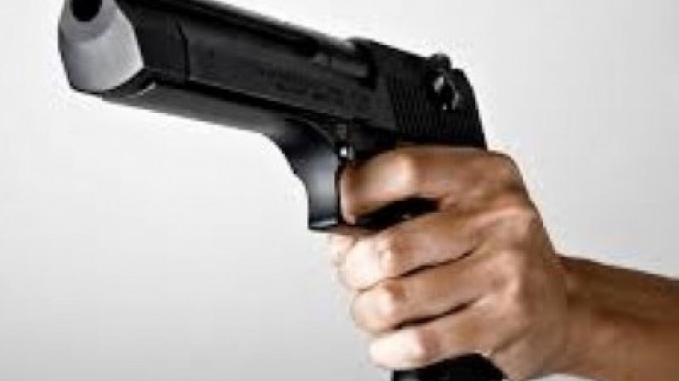 Полицаи, магистрати и журналисти се надстрелват  | StandartNews.com
