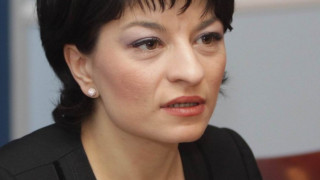 Атанасова: Андреева няма право да иска оставката на Цеков