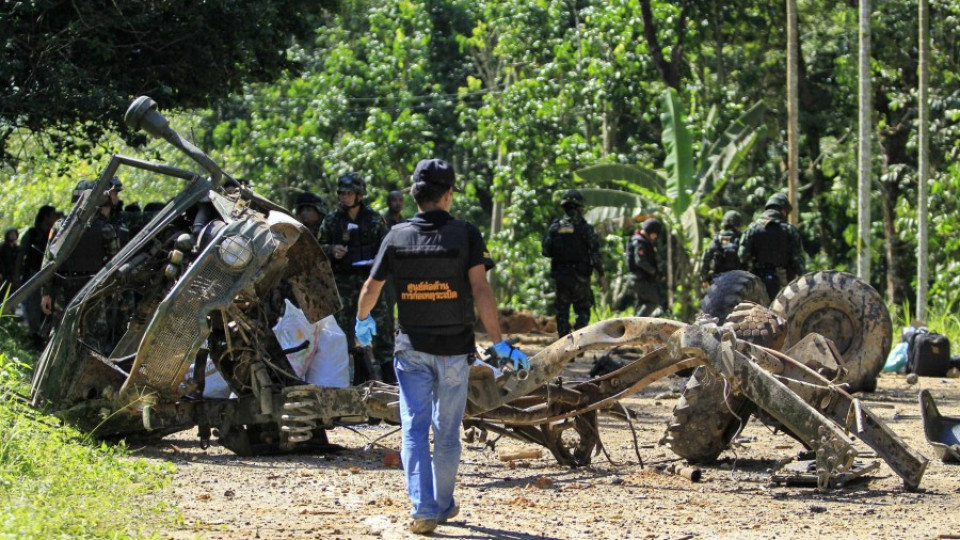Бомба уби осем войници в Тайланд | StandartNews.com