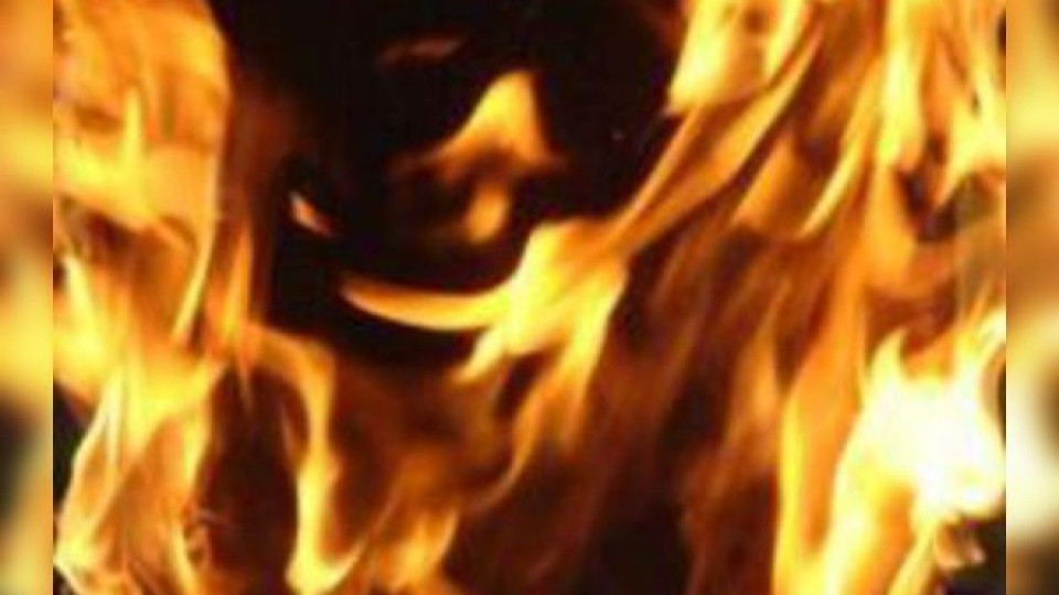 10 коли и склад с гуми изгоряха в автомивка в Пловдив | StandartNews.com