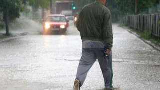 Поройните дъждове нанесоха щети във Варна и Добрич