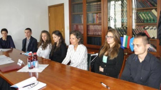 Ученици от две софийски гимназии - на стаж в БТПП