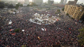 Египетската армия отмени конституцията и свали Мурси