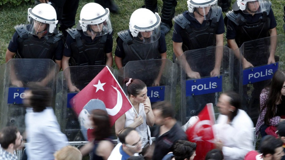 В Турция глобяват жени  заради дрънкане на тенджери  | StandartNews.com