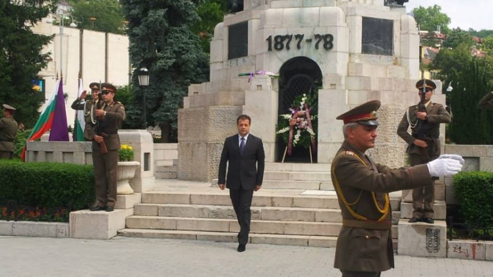 Търново празнува 136 г. свобода | StandartNews.com