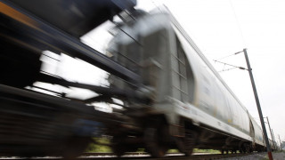 Влак дерайлира в Русия, 80 души са ранени 