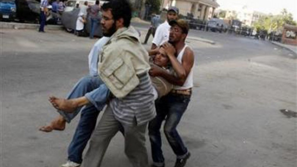 Десетки загинаха при безредици в Египет | StandartNews.com