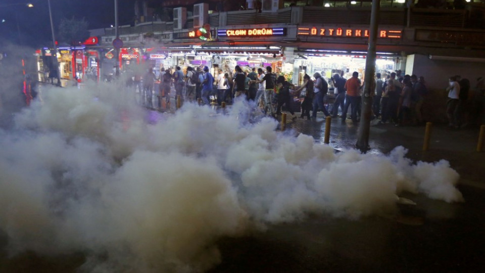 Пети смъртен случай от протестите в Турция | StandartNews.com