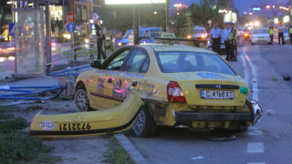 Такси помете спирка на „Цариградско”