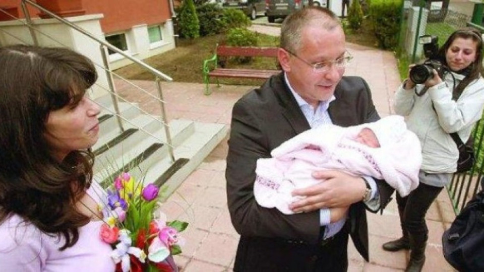 Сергей и Моника кръстиха сина си Георги | StandartNews.com