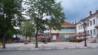 Полицаи с качулки арестуваха на пазара насилник на мъже
