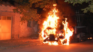 Бомба взриви микробус в Самоков