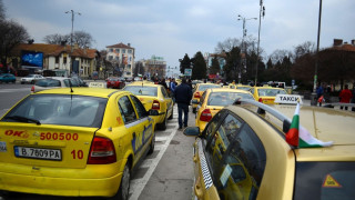 Проверяват такситата в цялата страната