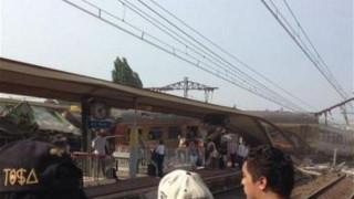 Влак дерайлира край Париж, има жертви