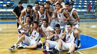 "Лъвчетата" пак падат, капитанът им в болница