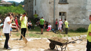 Младежи реновират града си чрез „Мисия Смолян”