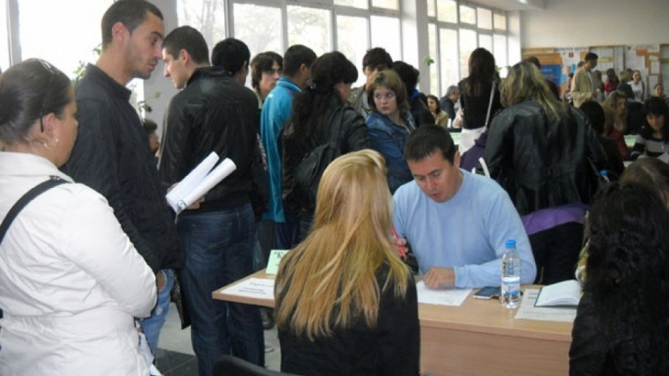 Евростат: Младежката безработица в България е 28% | StandartNews.com