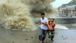 300 000 бяха евакуирани в Китай заради тайфун