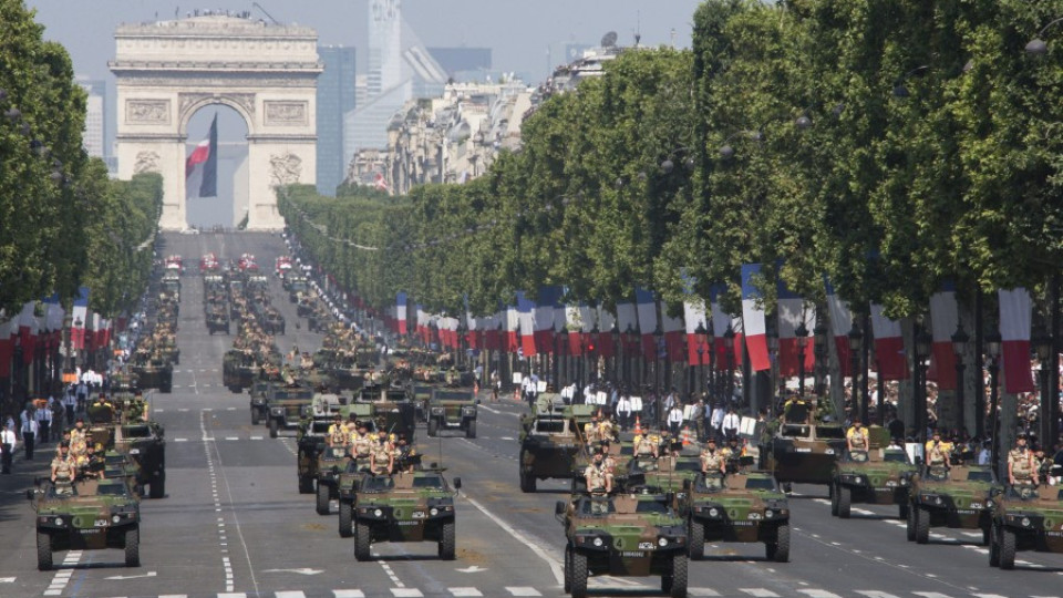 Париж отбеляза Деня на Бастилията | StandartNews.com