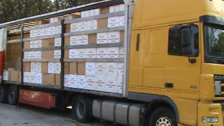 Митничари спряха камион, натъпкан с незаконни цигари