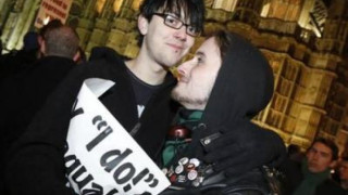 Англия и Уелс разрешиха еднополовите бракове