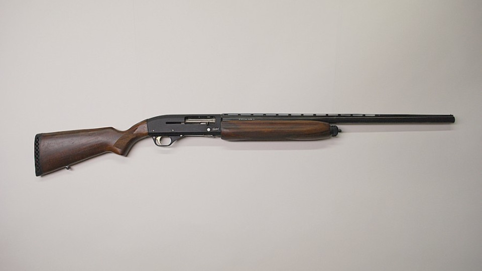 Спипаха младежи с незаконна ловна пушка и патрони | StandartNews.com