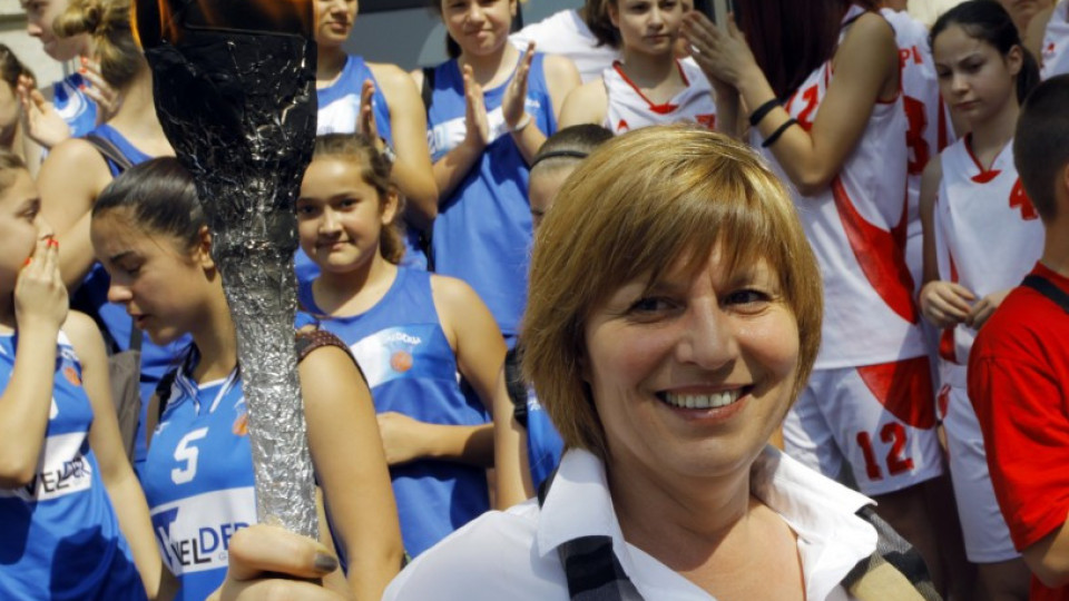 Министър Георгиева иска спортен комплекс във всяка община | StandartNews.com