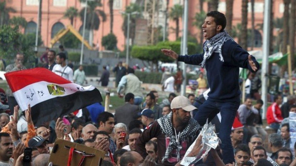 Хиляди по улиците на Египет в подкрепа на Мурси | StandartNews.com