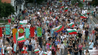 Бунтът по-силен от ваканцията 