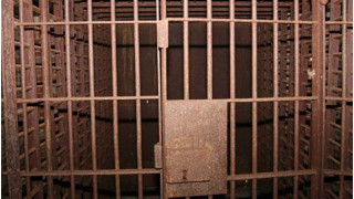 500 бегълци при нападението срещу 2 затвора в Ирак