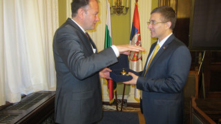 Миков разговаря за затопляне на българо-сръбските отношения