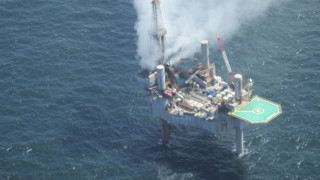 Гори платформа за газ в Мексиканския залив