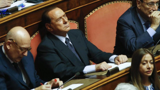 Берлускони избира затвора пред домашния арест