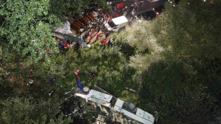 Автобус падна от мост в Италия, най-малко 37 жертви (ВИДЕО)