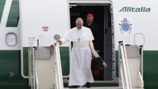 Папа Франциск: Кой съм аз, за да съдя гейовете?