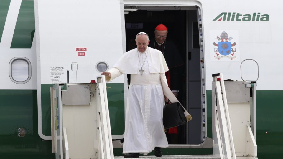 Папа Франциск: Кой съм аз, за да съдя гейовете? | StandartNews.com
