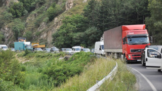 Забраната за камиони по пътищата вече обхваща 10 области