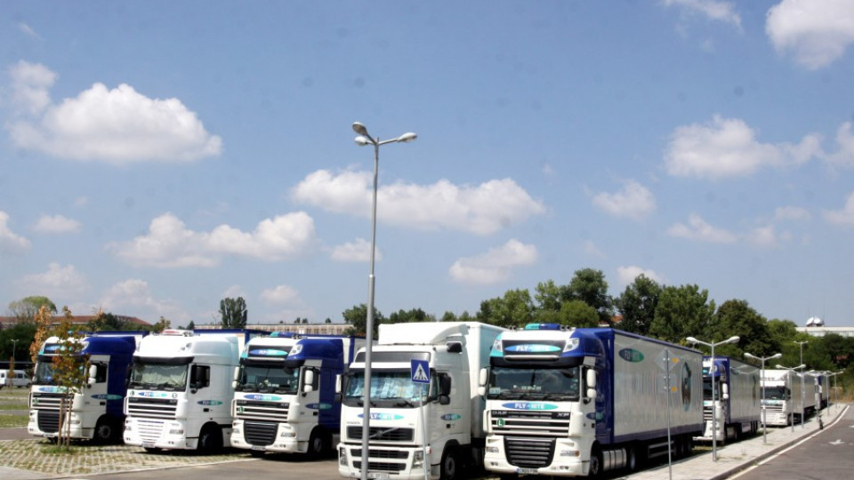 Забраната за движение на камиони вече важи в цялата страна | StandartNews.com