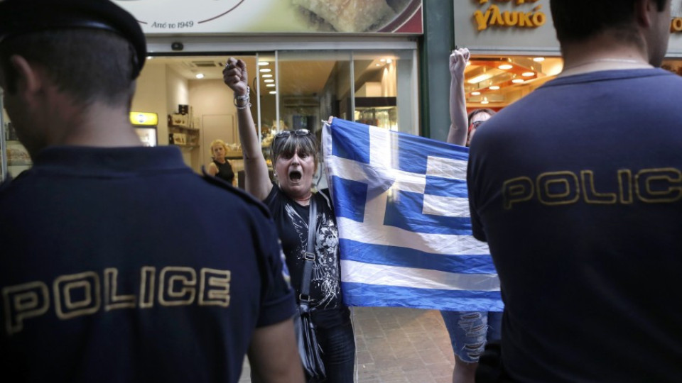 Одобриха още 1.7 млрд. евро помощ за Гърция | StandartNews.com