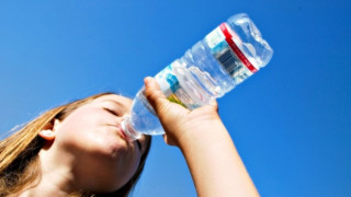 БЧК раздава вода в Хасково, но само в офиса си
