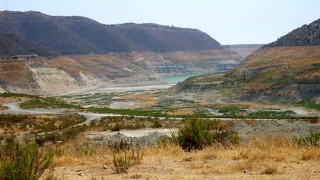 В Кипър - богопомазани, дори когато природата е срещу тях