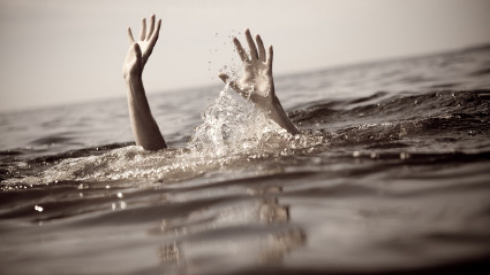 Спасиха мъж, опитал да се удави с лаптопа си | StandartNews.com