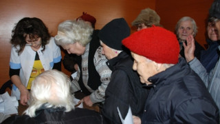 Пенсионери искат социална кухня и за уикенда във Велико Търново