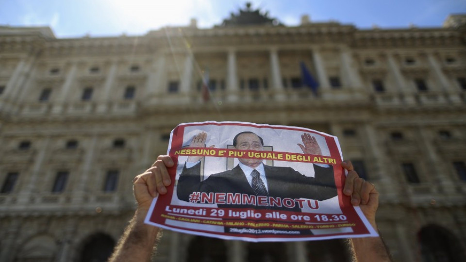 Официално: Берлускони няма да лежи в затвора  | StandartNews.com